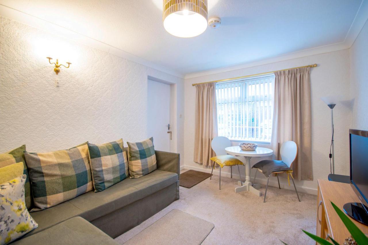 Mode - The Old School House Apartment Lytham St Annes Bagian luar foto