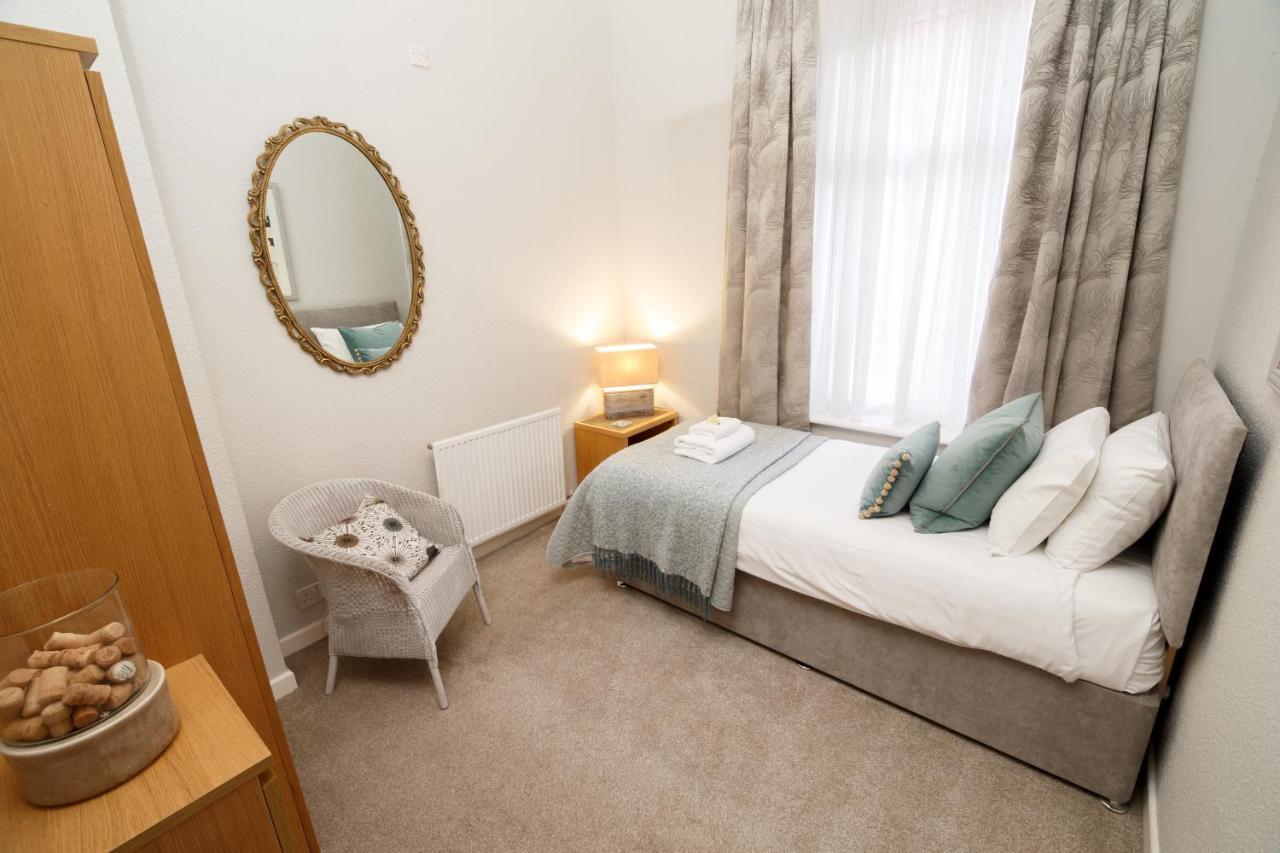 Mode - The Old School House Apartment Lytham St Annes Bagian luar foto