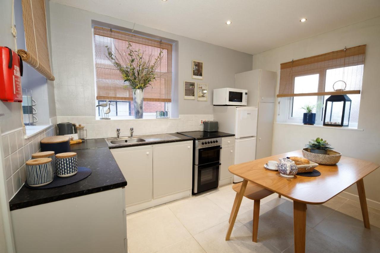 Mode - The Old School House Apartment Lytham St Annes Bagian luar foto