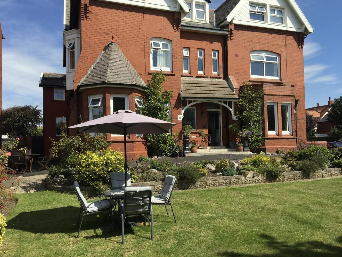 Mode - The Old School House Apartment Lytham St Annes Bagian luar foto